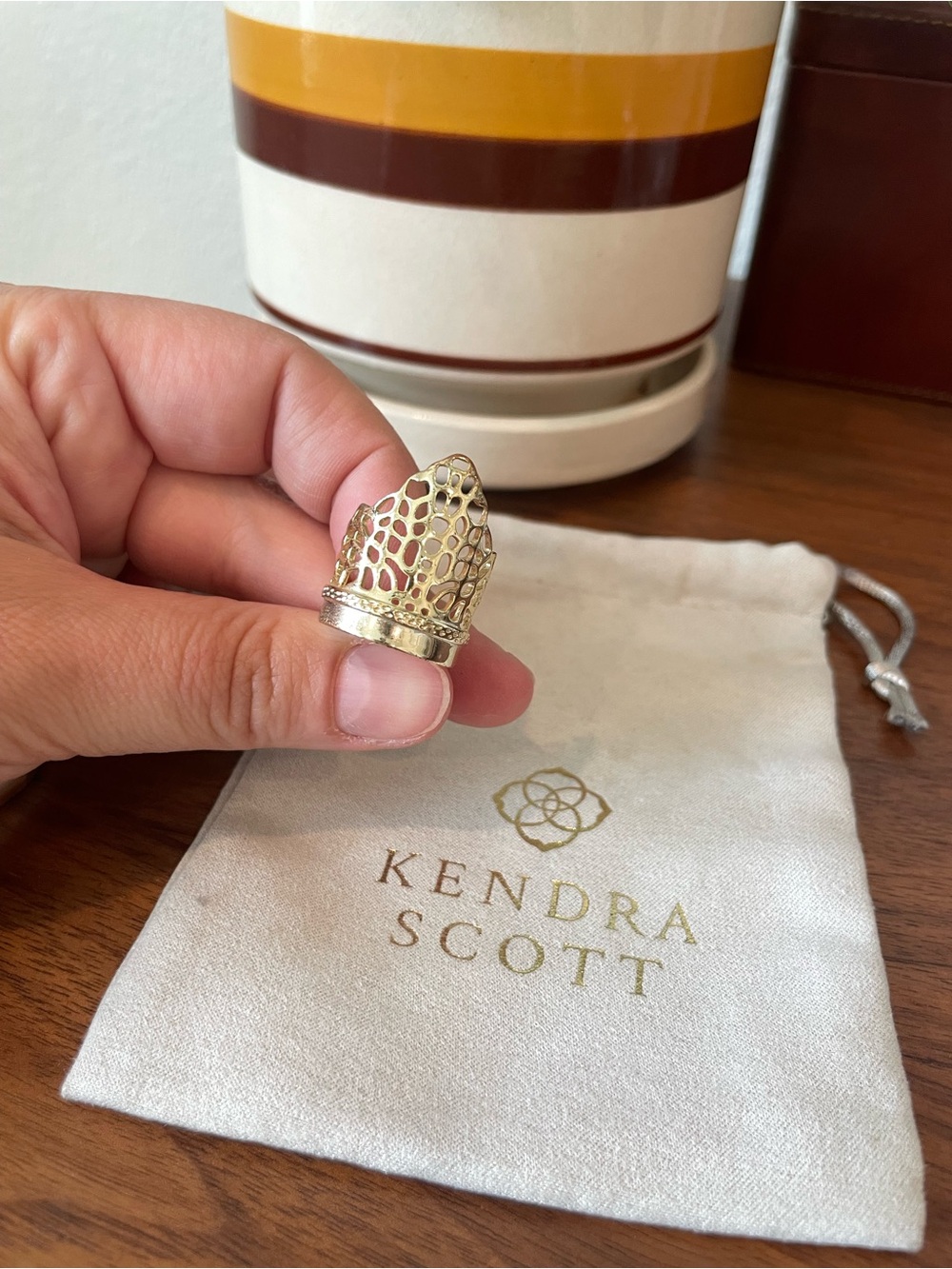 Kendra Scott Gold Filigree Paige Statement Ring Size 8